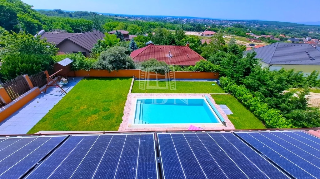 Eladó családi ház, Őrbottyán, PANORÁMÁS MEDENCÉS ENERGIATAKARÉKOS