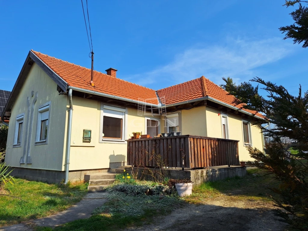 Eladó családi ház, Etyek, Szél utca