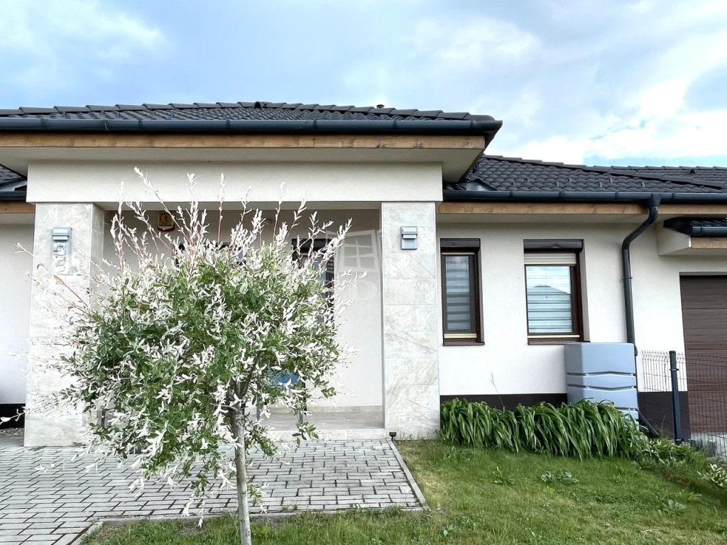 Eladó ikerház, Páty, Ófalu, VILLAGE GARDEN