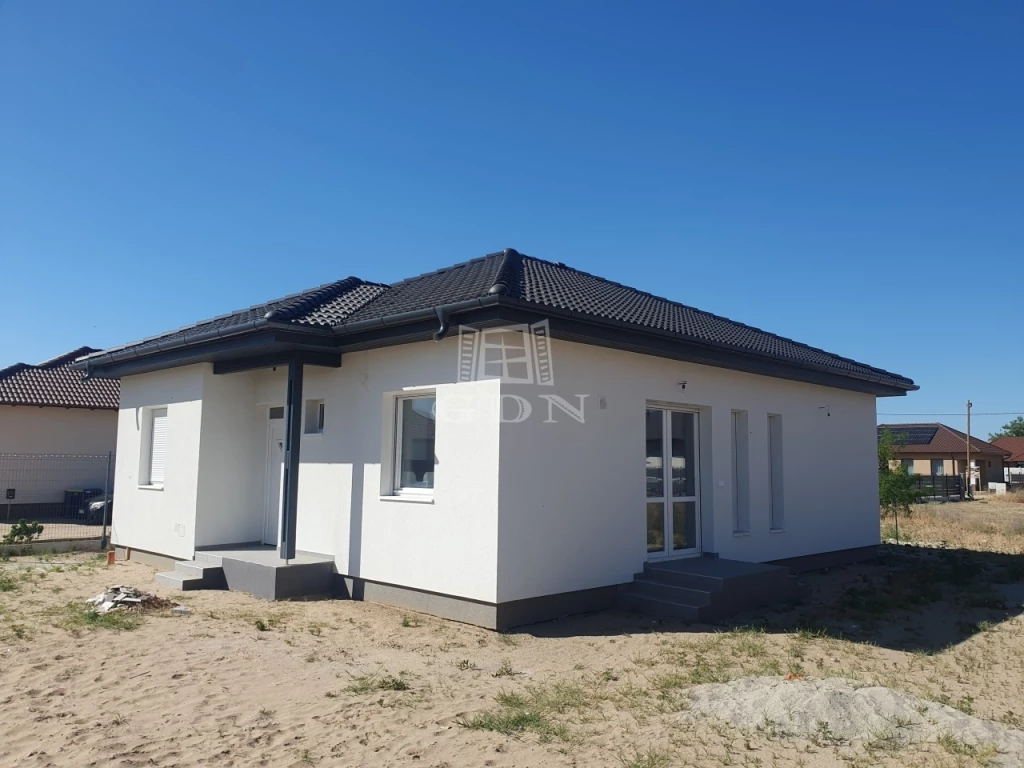 Eladó családi ház, Ballószög, Ballószög