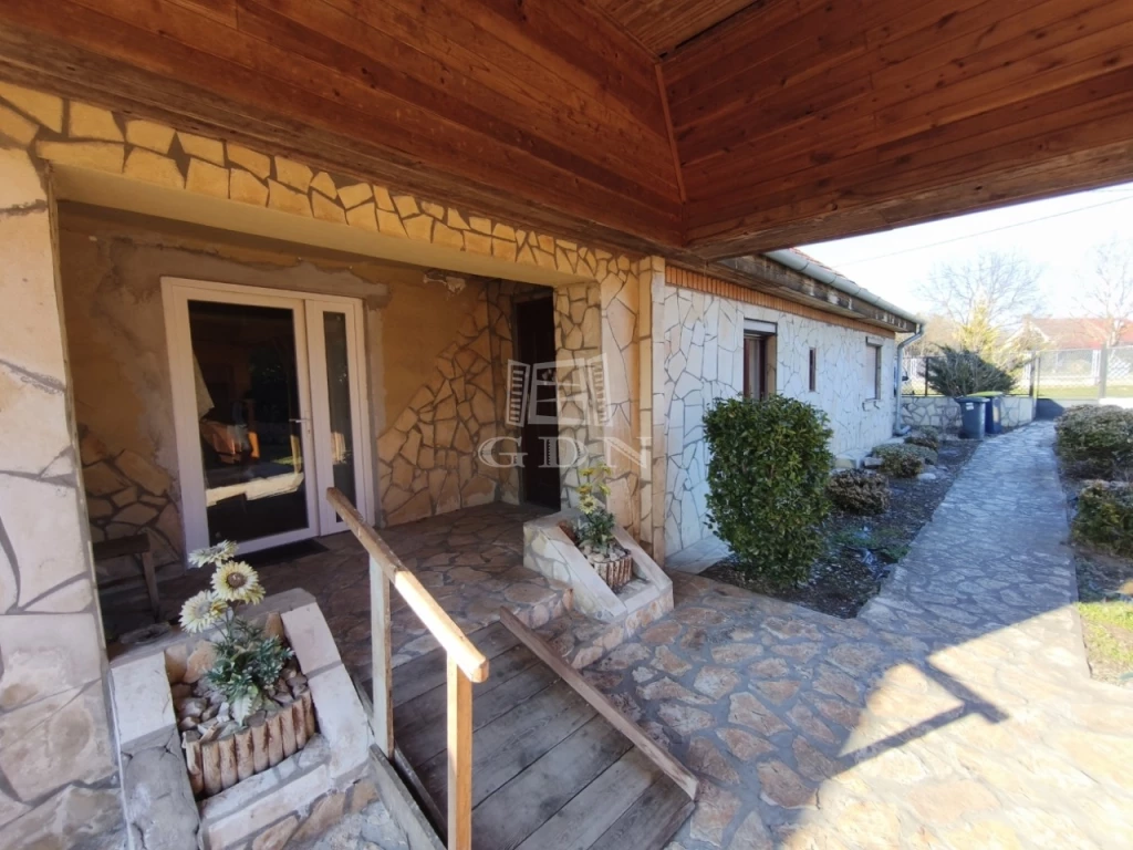 Eladó családi ház, Albertirsa, Alberti, Bicskei út környkéke