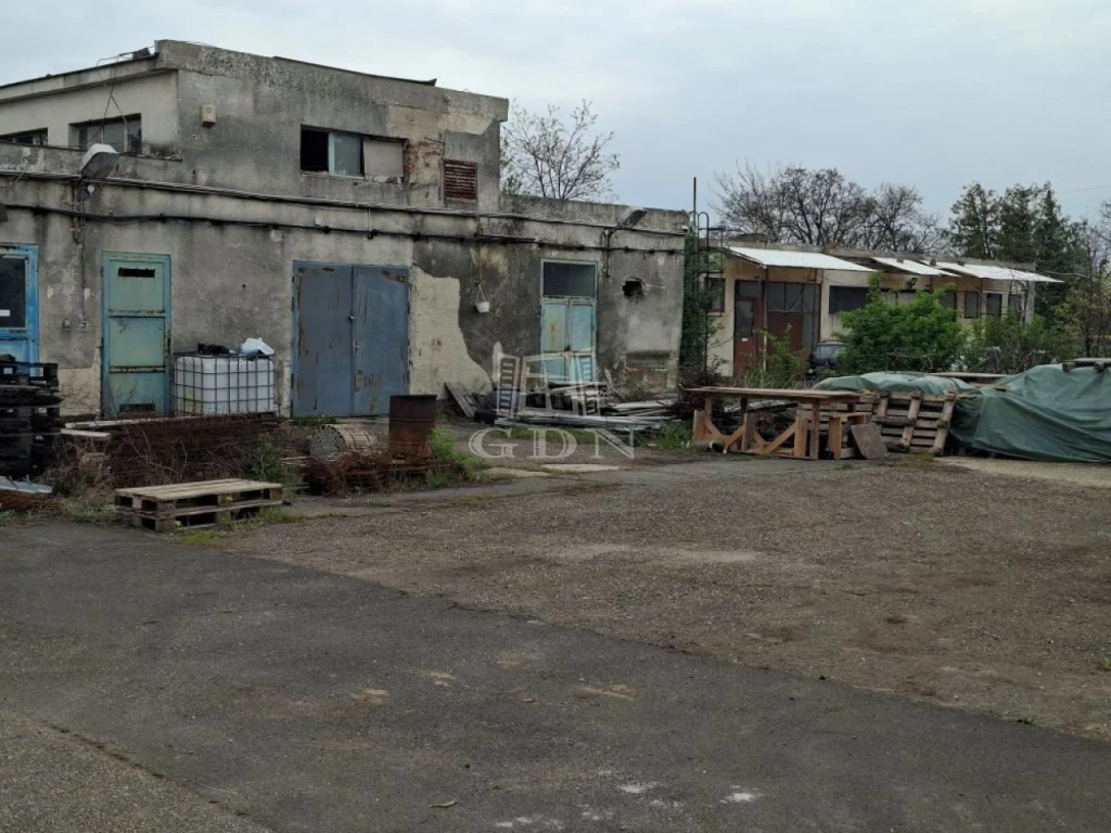 Eladó egyéb kereskedelmi-ipari, Kecskemét, Belsőnyír, 5 sz. főút közeli