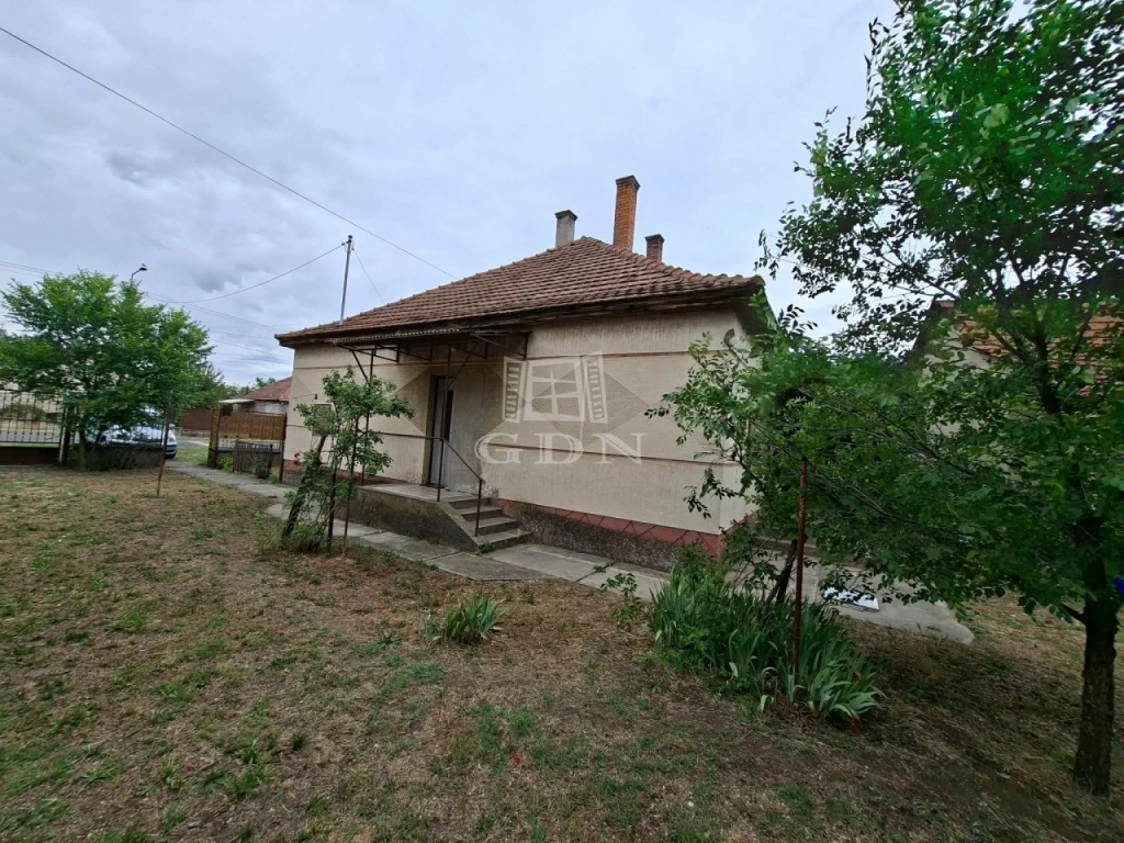 Eladó családi ház, Ágasegyháza, Rákóczi
