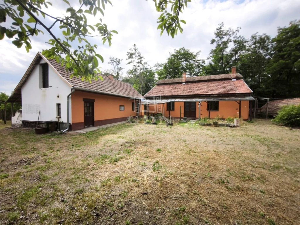 Eladó tanya, Csemő, Szénástelek dűlő