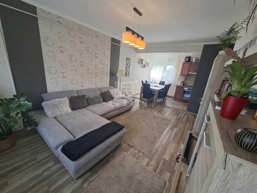 Eladó téglalakás, Kecskemét, Hunyadiváros, Zászló utca