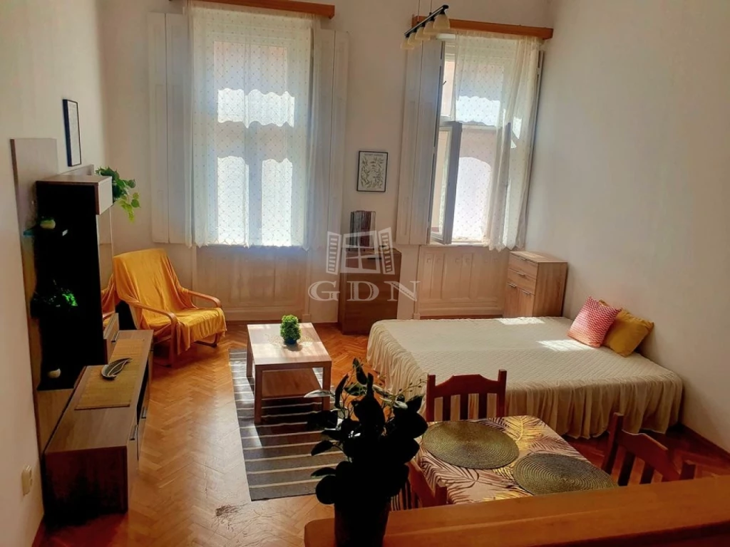 For rent brick flat, Szeged, Oskola utca