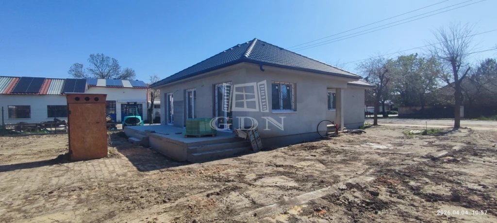 c3-1-name c2-2-name, Újszentiván, Újszentiváni új ikerház eladó!