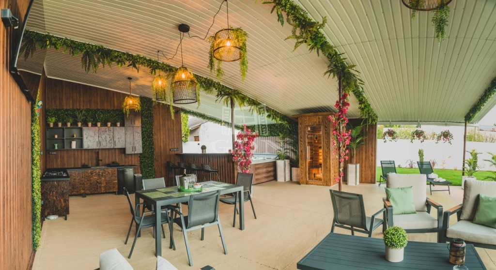 c3-1-name c2-70-name, Szeged, Móraváros, Belvároshoz közeli panzió eladó