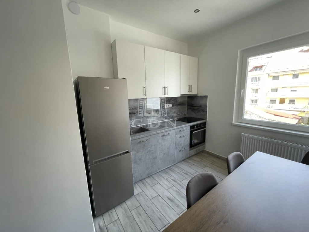 Kiadó téglalakás, Szeged, Felsőváros, Sándor utca