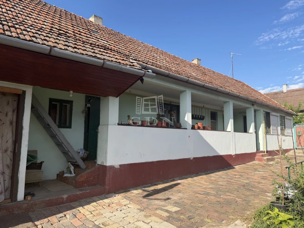 Eladó családi ház, Szeged, Kiskundorozsma, Rigómező utca