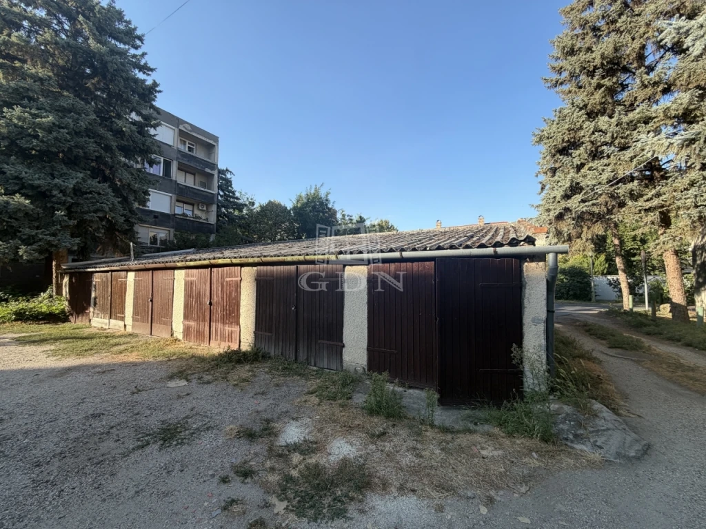Eladó egyedi garázs, Szeged, Szeged Belváros, Bokor utca