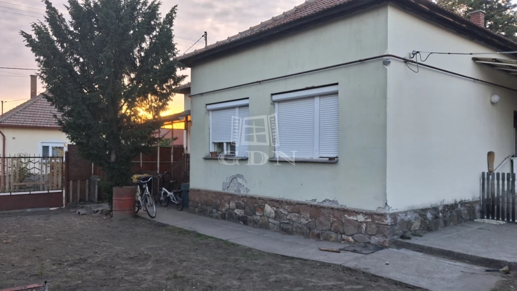 Eladó családi ház, Sándorfalva, Sándorfalva központjához közel