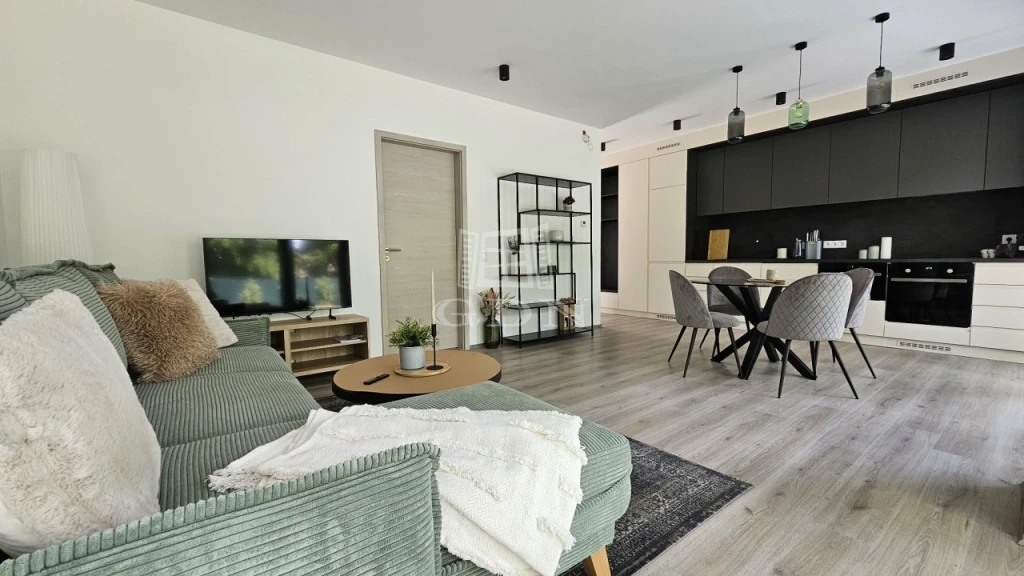 For sale brick flat, Balatonfenyves, VÍZKÖZELI, KERTKAPCSOLATOS- Fszt./1