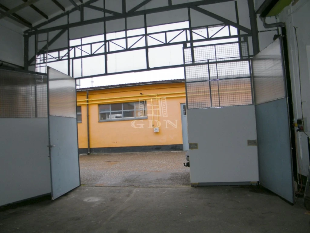 Kiadó raktár, Solymár, Szélhegy, Külső vasút sor