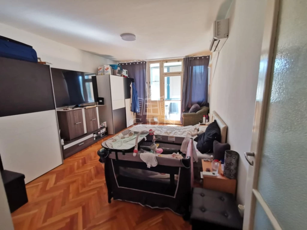 For sale panel flat, Budapest VIII. kerület, Losonci negyed, Losonci tér