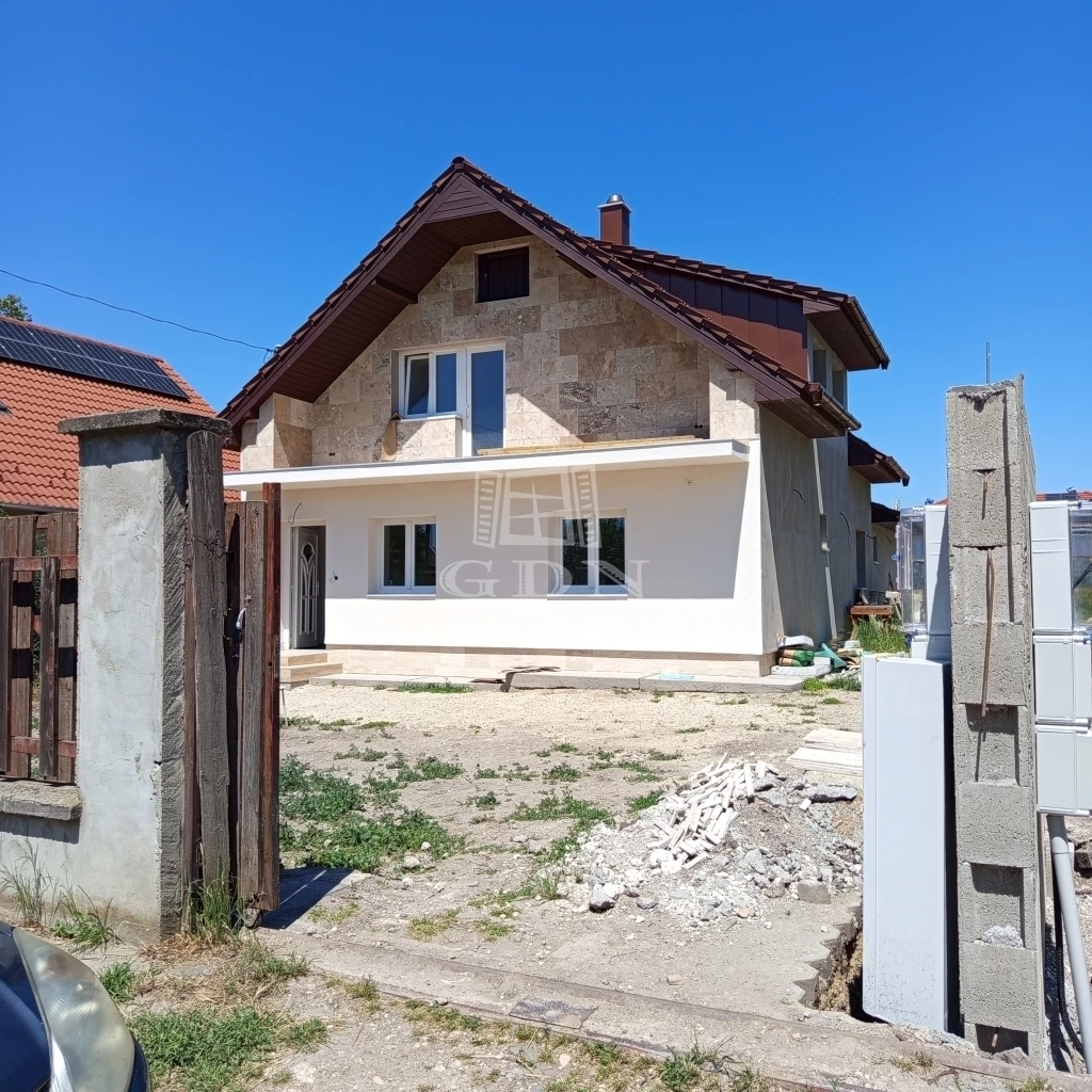 Eladó családi ház, Érd, Dombosváros, Börzsöny utca