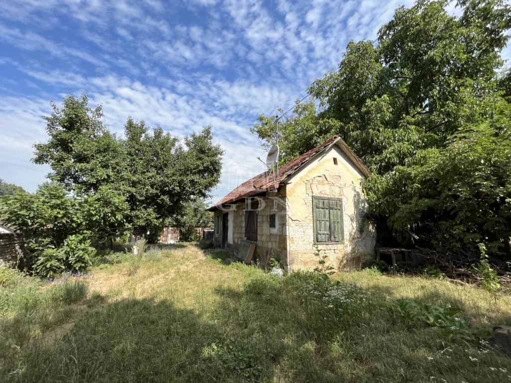 Eladó családi ház, Budakeszi, Fő utca