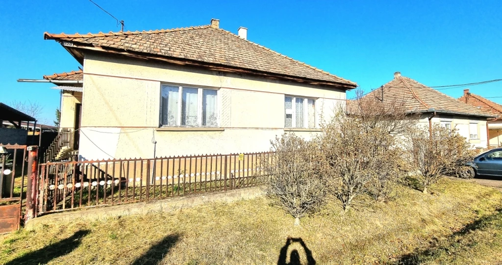 Eladó családi ház, Kemence, Kemence