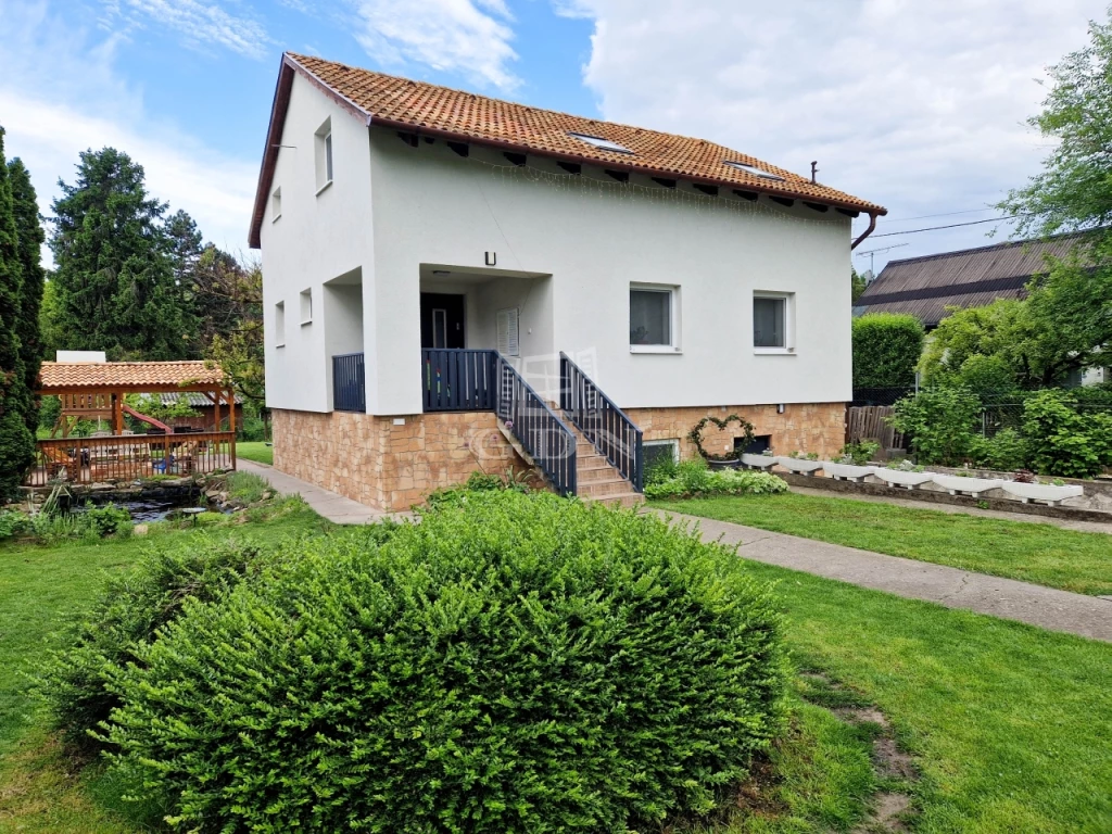 Eladó családi ház, Tárnok, Üdülőterület, Üdülőterület