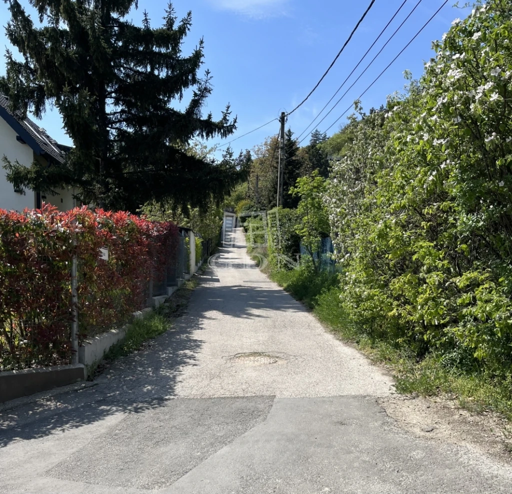Eladó építési telek, Budaörs, Csikidűlő, panorámás telek