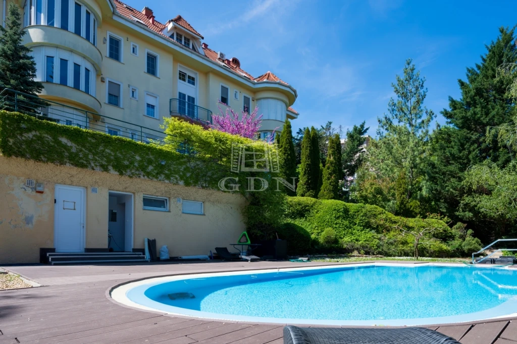 Eladó téglalakás, Budapest XI. kerület, Sasad-Sashegy XI. ker., Beregszász út