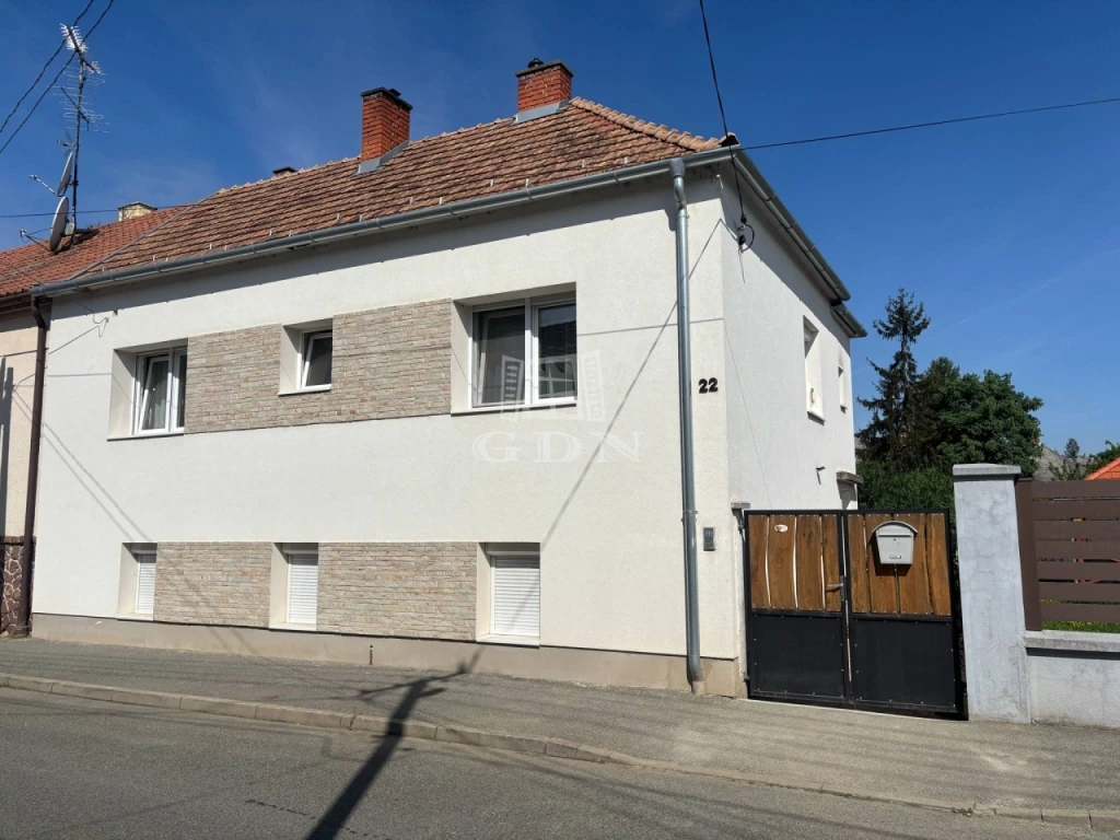 Eladó családi ház, Szombathely, Belváros, Belváros közelében