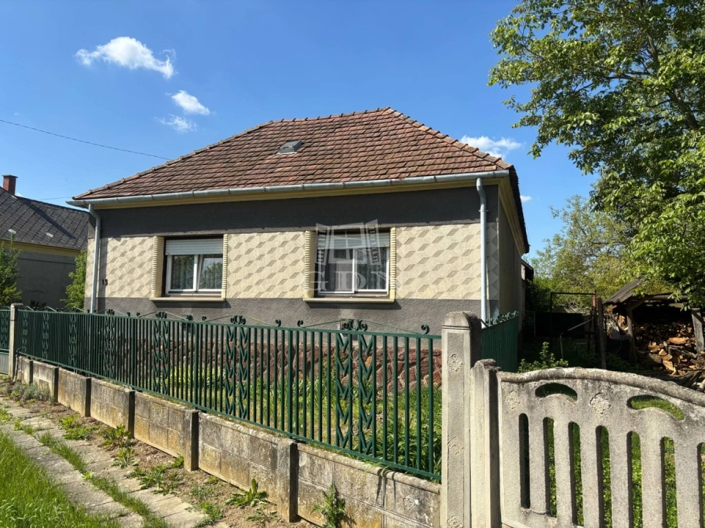 Eladó családi ház, Egyházasrádóc, Csendes utca