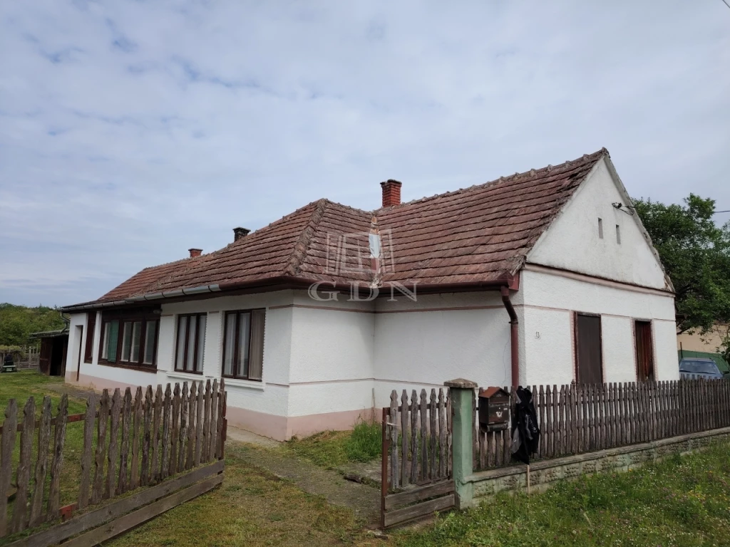 c3-1-name c2-1-name, Szőce, Rimány, Csendes utca