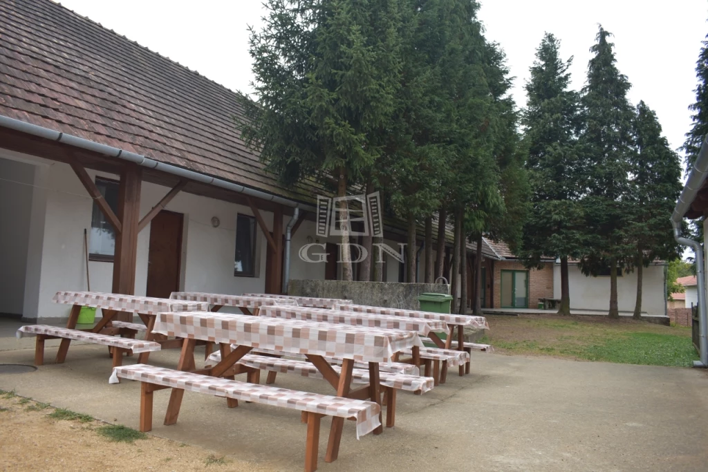 For sale other commercial, Szaknyér, Petőfi utca