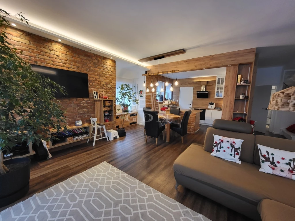 For sale house, Ják, Átmenő forgalomtól mentes utcában