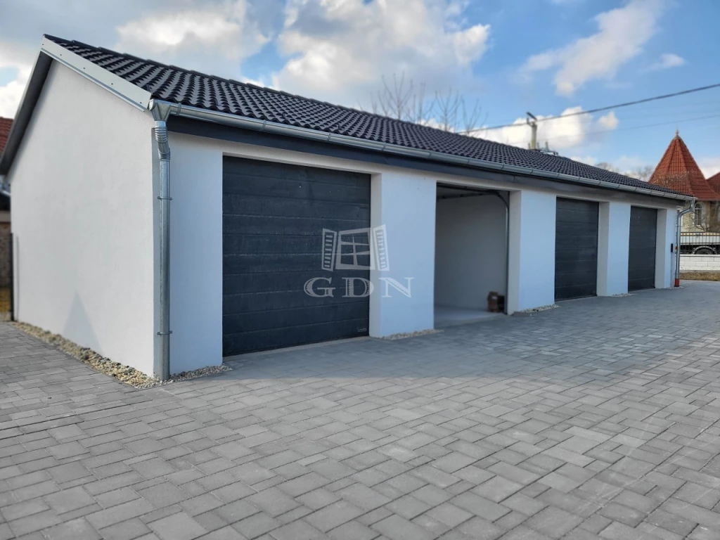 Eladó egyedi garázs, Szombathely, Tömjénhegy