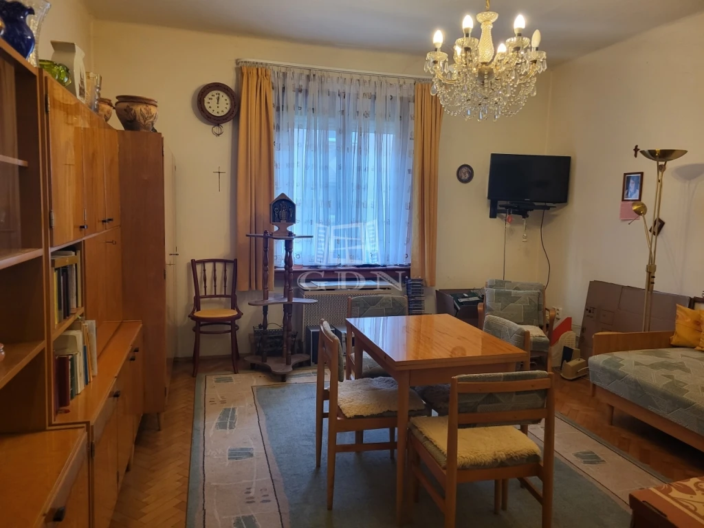 c3-1-name c2-19-name, Szombathely, Belváros, Szent László király u.