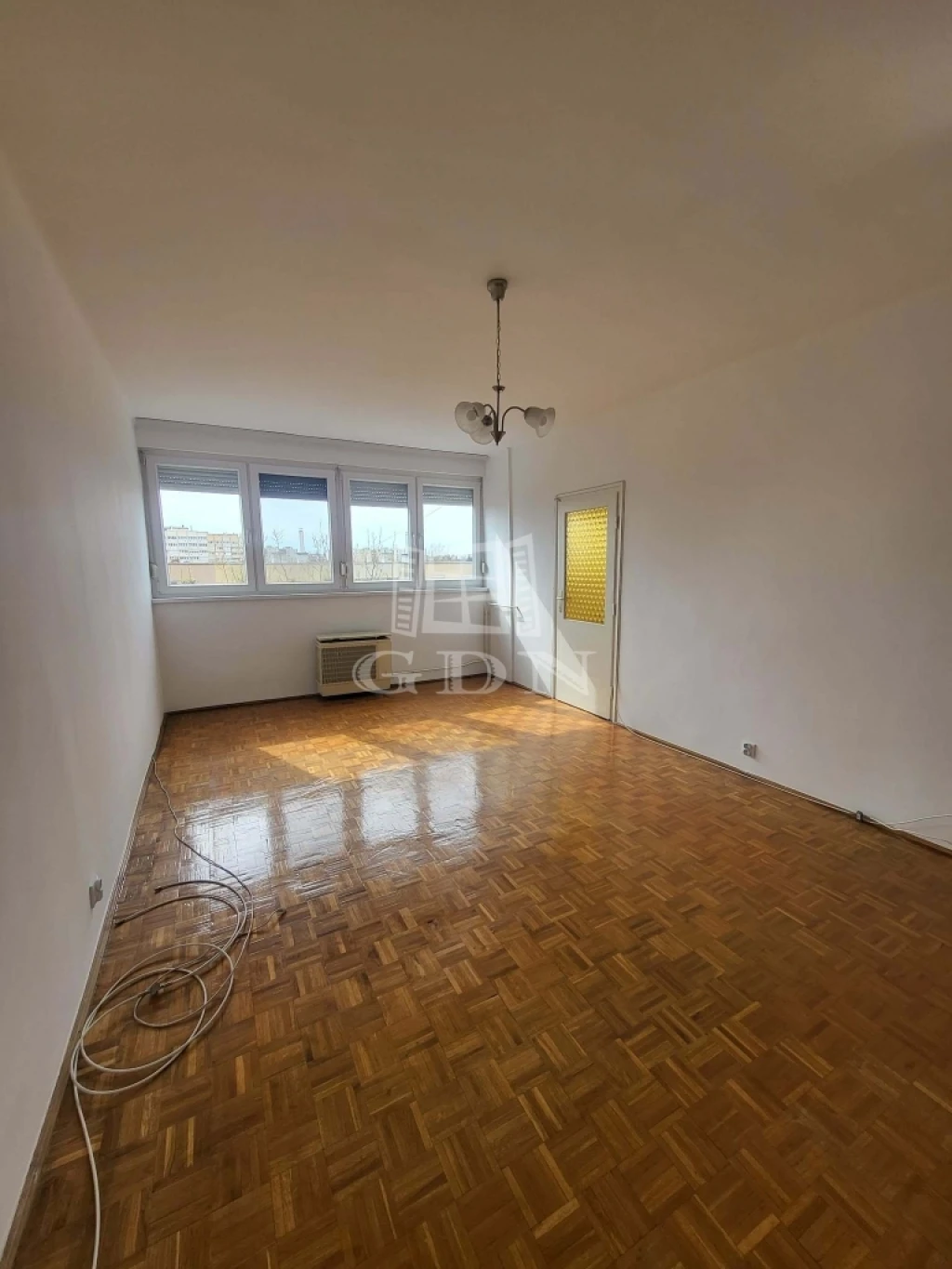 Eladó téglalakás, Szombathely, Derkovits-lakótelep, Szűrcsapó utca