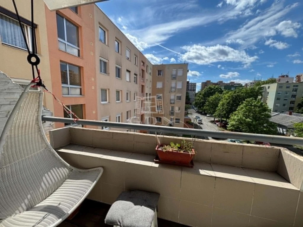 Eladó panellakás, Szombathely, Oladi lakótelep, Nagy László utca