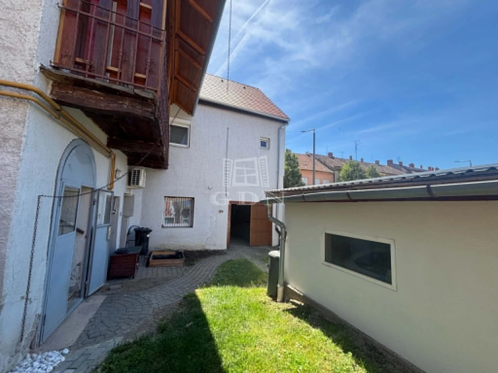 Eladó téglalakás, Szombathely, Belváros, Thököly utca
