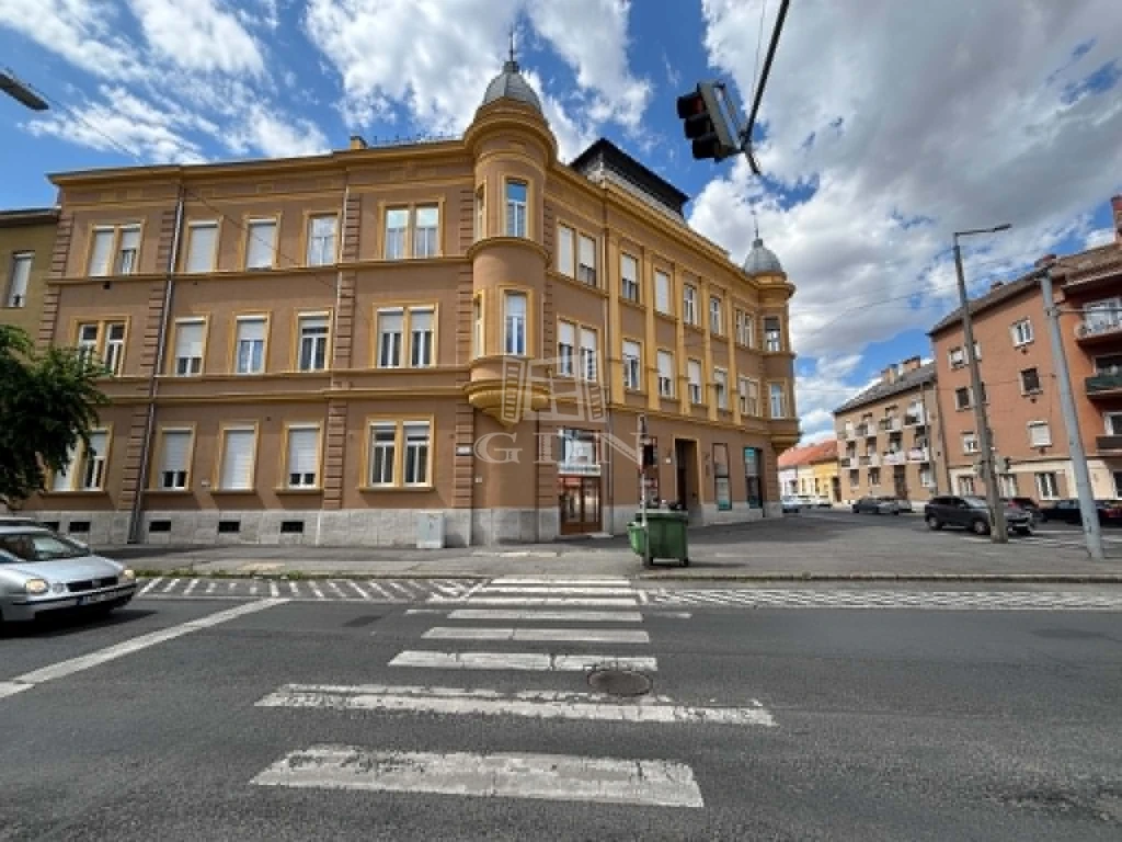 Eladó téglalakás, Szombathely, Belváros, Széll Kálmán