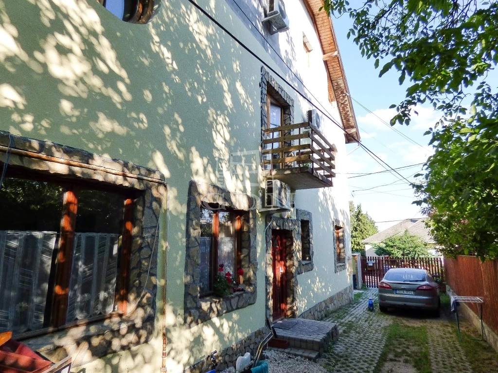 For sale semi-detached house, Budapest XVI. kerület, Árpádföld, Árpádföld csendes mellékutcájában