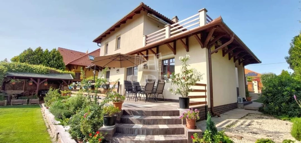 For sale house, Pécel, Csatáridűlő, KÉNYELMES ELOSZTÁSÚ CSALÁDI HÁZ