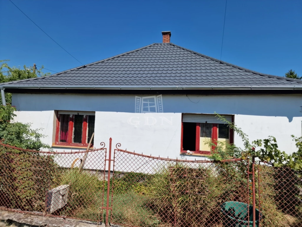 Eladó családi ház, Nagykáta, Központi helyen