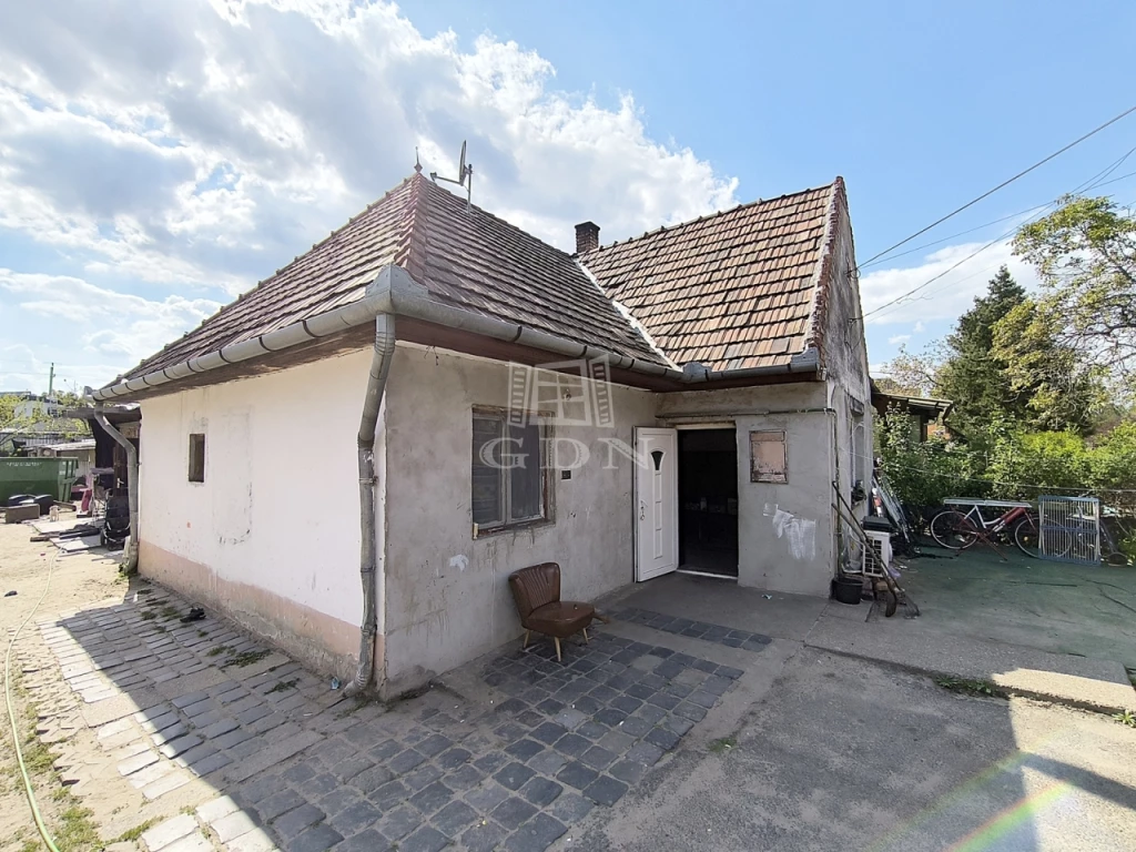 Eladó családi ház, Budapest XVIII. kerület, Kisfaludy utca
