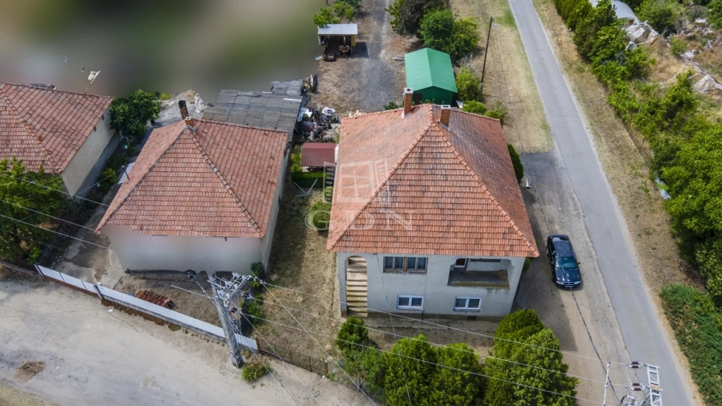 Eladó családi ház, Szentlőrinckáta, Csendes utcában