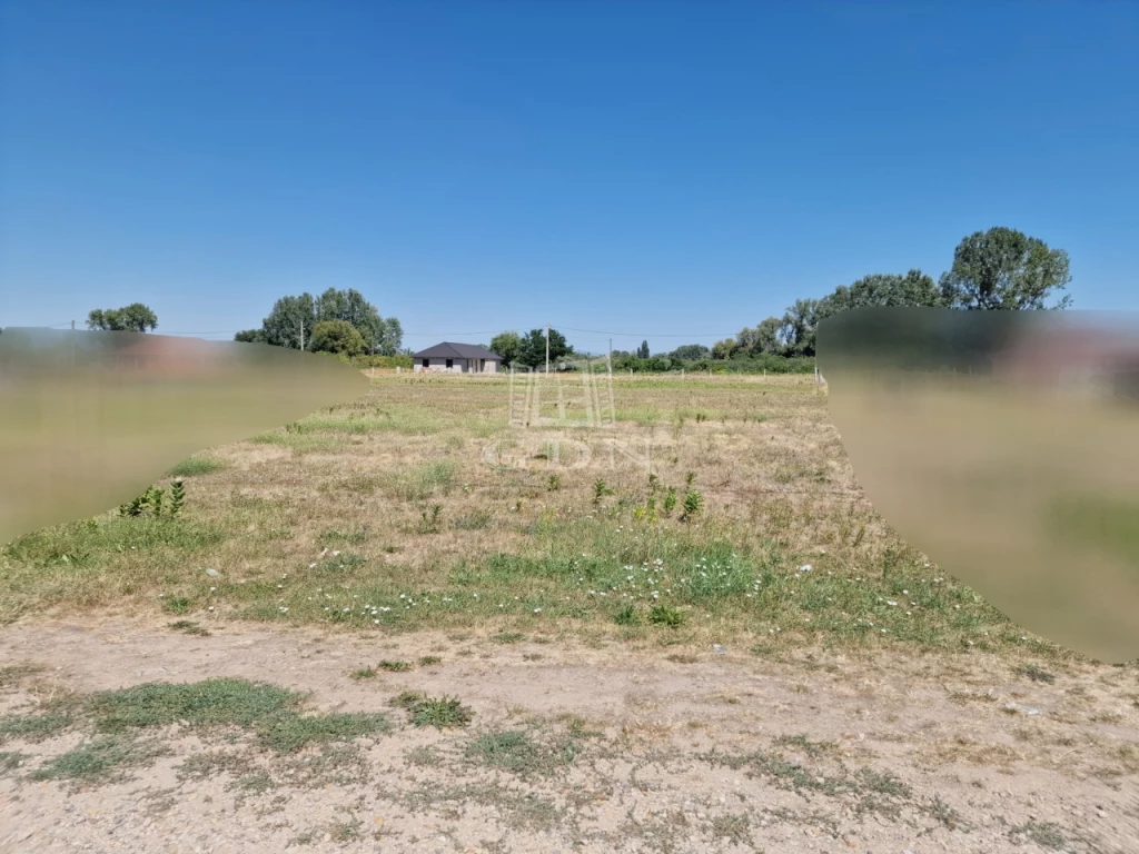 Eladó építési telek, Tura, Penny mellett