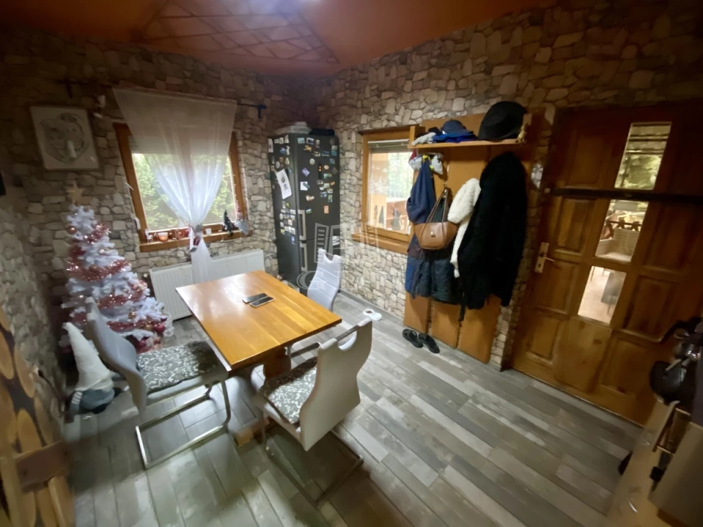 Eladó családi ház, Erdőkertes, Aradi utca