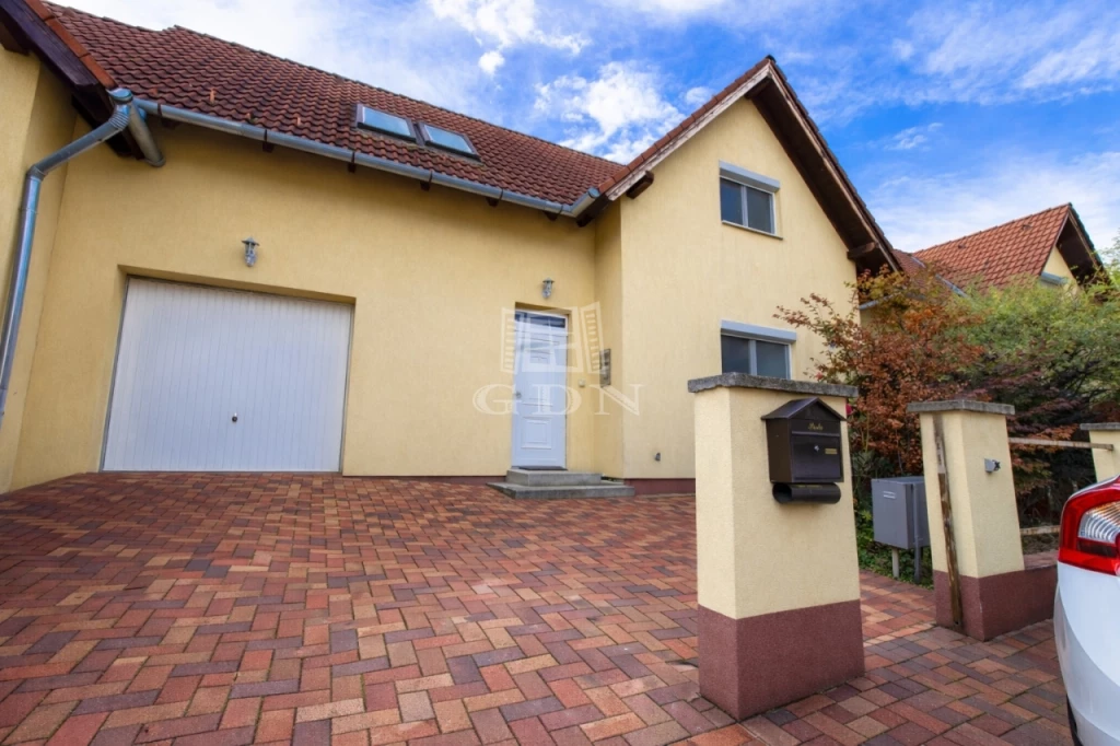 Eladó sorház, Veresegyház, Ligetek, Veresegyház kertvárosi részén