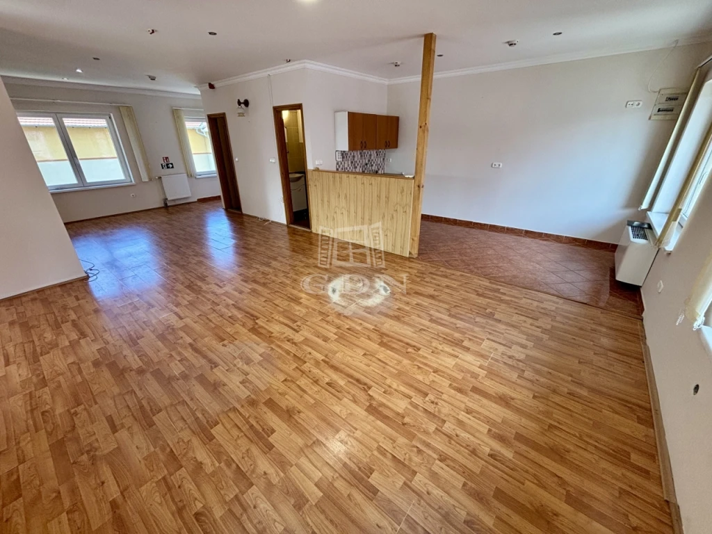 c3-2-name c2-69-name, Maglód, Városközpont, Fő utca