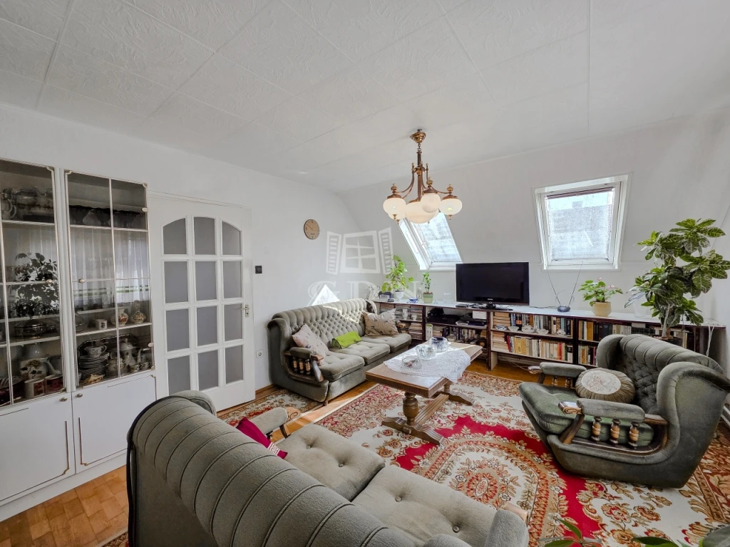 Eladó családi ház, Hatvan, Újhatvan, Közvetlenül a korház mellett