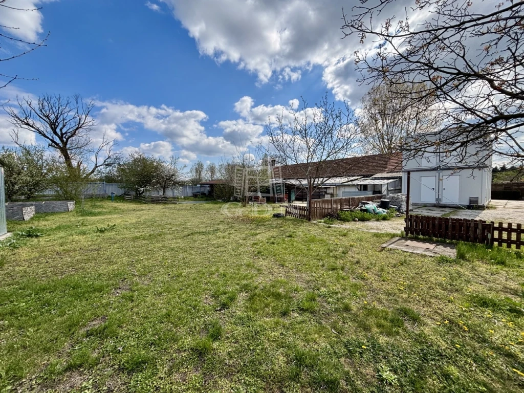 Eladó egyéb kereskedelmi-ipari, Monor, Péteri Major