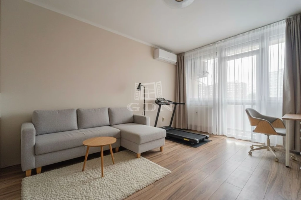 c3-1-name c2-20-name, Budapest XV. kerület, Újpalota, Nyírpalota út