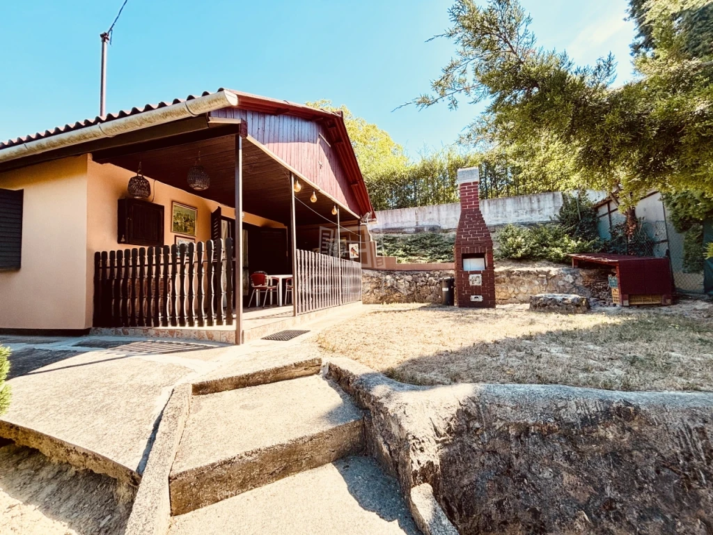 Eladó családi ház, Balatonkenese, Tikervölgy, Hajógyár utca