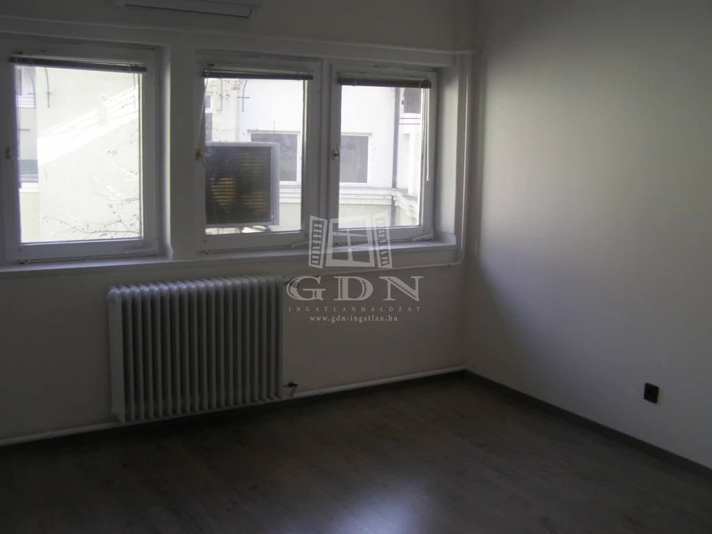 For rent office, office block, Kaposvár, Petőfi tér